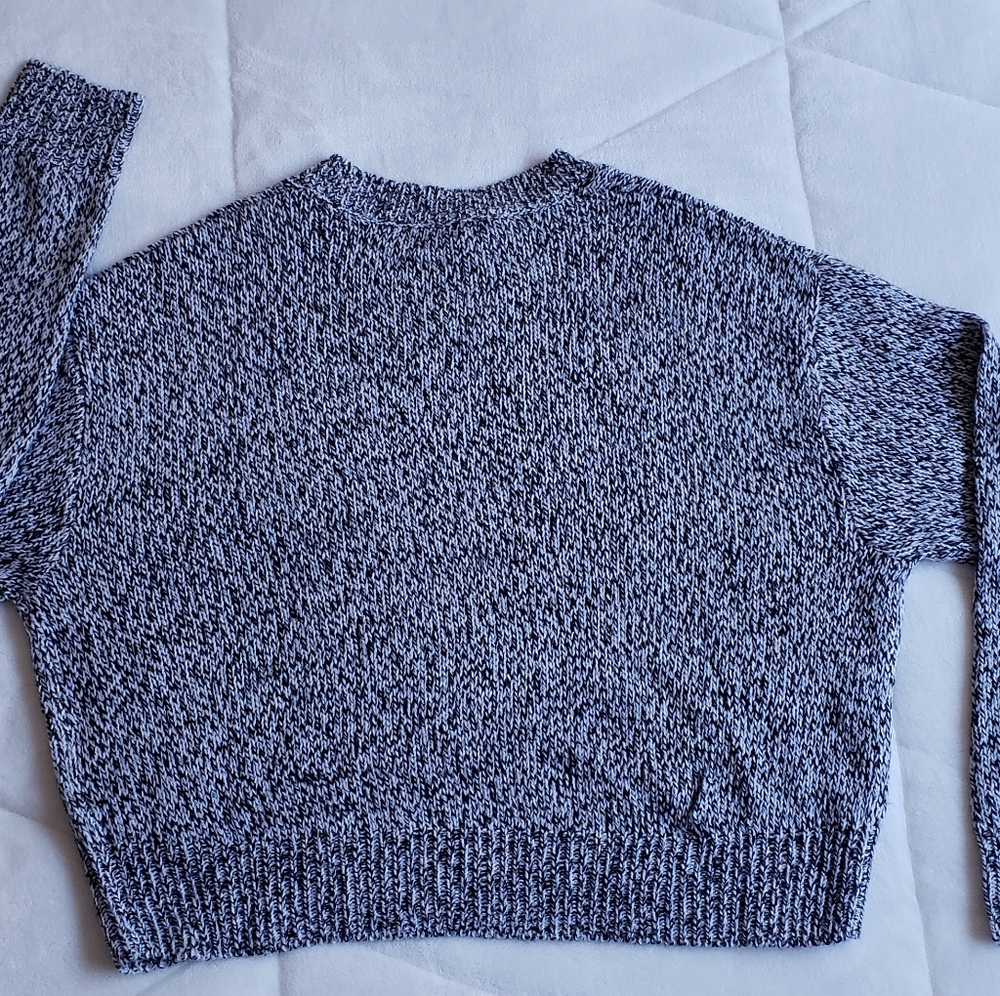 **New** H&M Knit Sweater Black/White